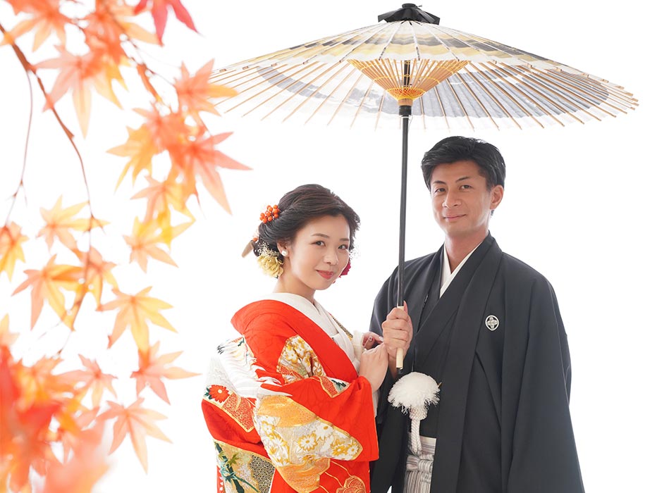 本格和装で残す、趣深い結婚写真。結婚式の前撮りにも人気です。